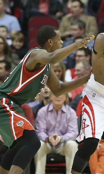 Houston Rockets hit 15 3-pointers to beat Bucks